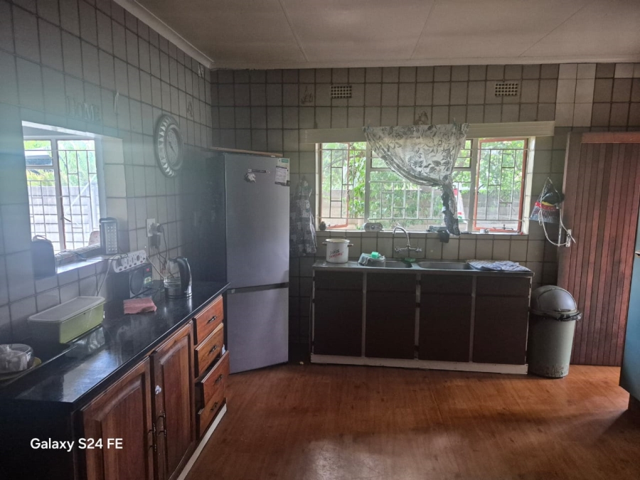 6 Bedroom Property for Sale in Rustenburg North North West